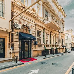 Otel Eleven, Bakü